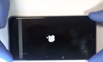 Почему на экранах iPhone 6 и 6 Plus появляются серые полосы?