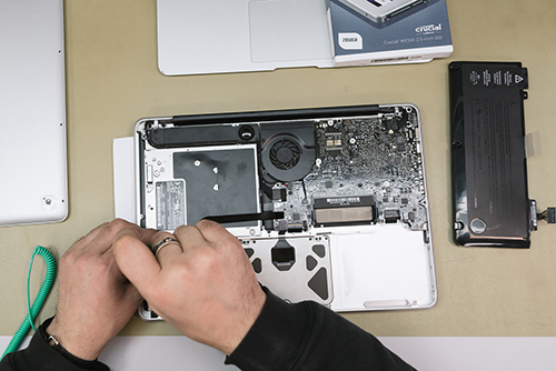 Замена батареи в MacBook